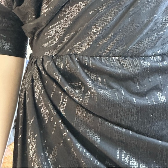 Igigi Designer Special Occasion Dress Size 14/16 Black Shimmer Mid-Length NWT - Picture 9 of 16